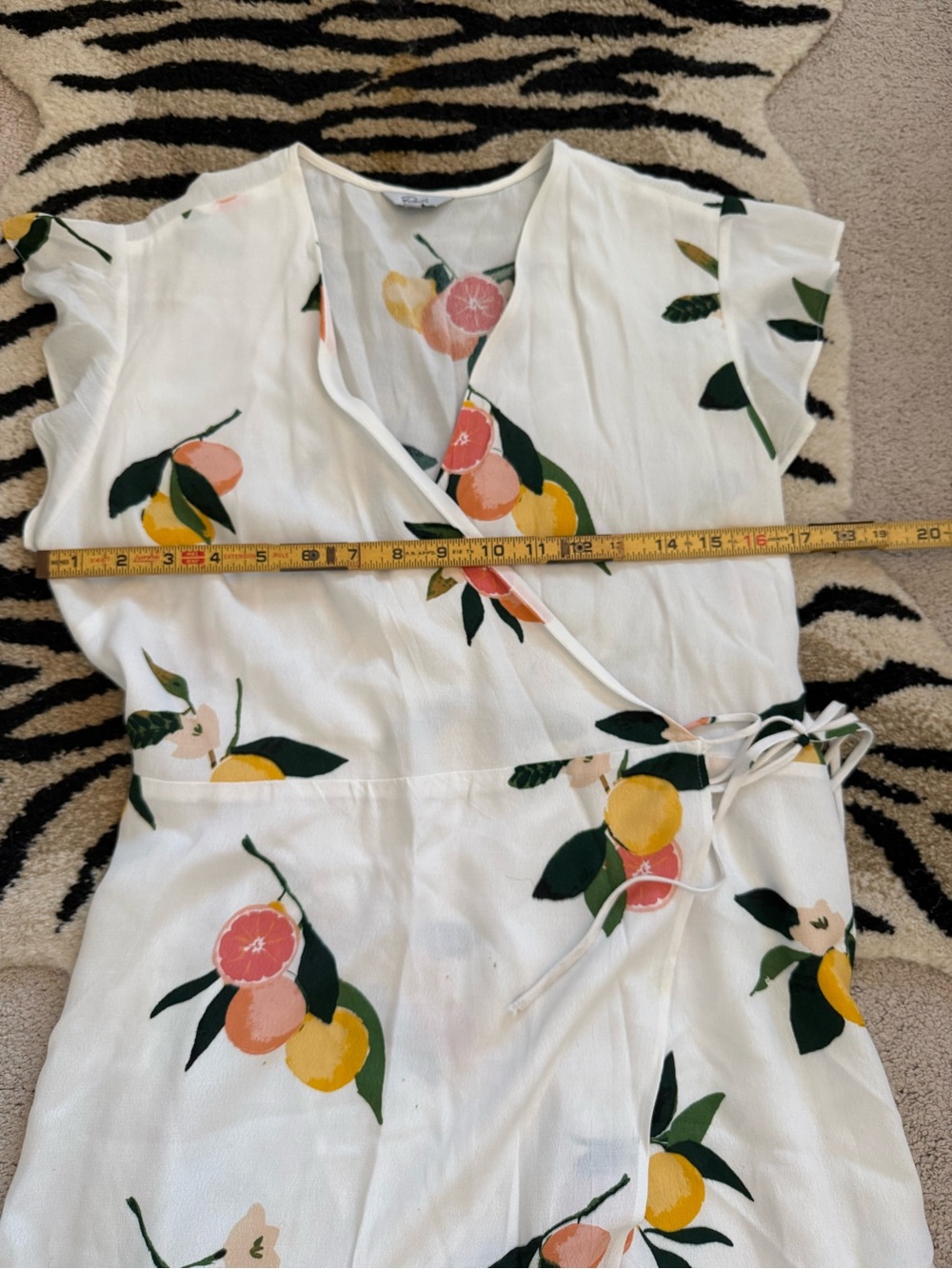 Rails Leanne Wrap Dress – Grapefruit Grove Floral – Size Medium - Picture 10 of 13